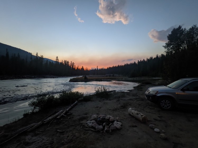 an example of a free place to park overnight in Golden BC Canada