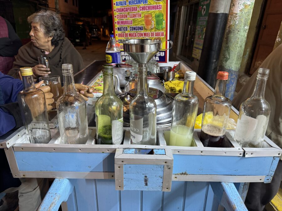 A cart selling emoliente in Peru